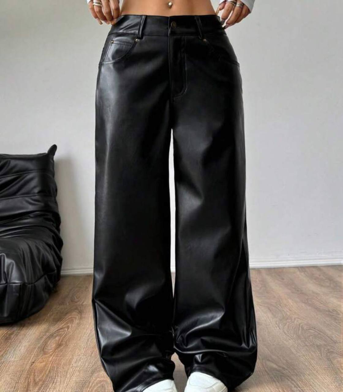 Pantalón efecto cuero