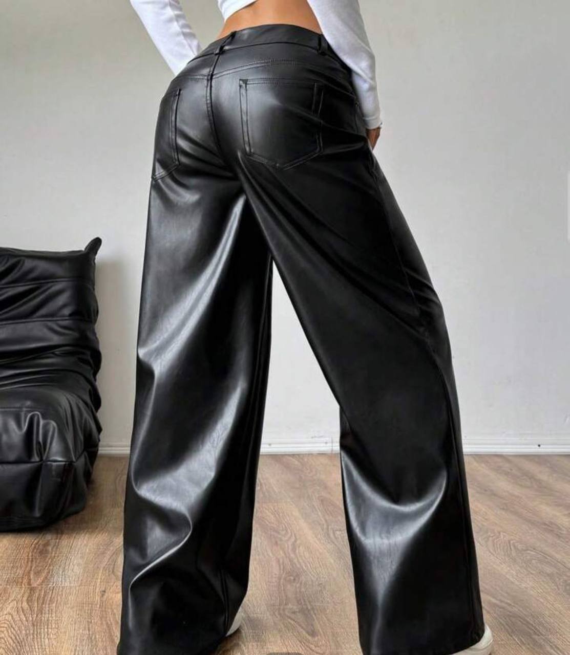 Pantalón efecto cuero